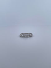 Load image into Gallery viewer, Baguette Fashion Band (white gold)
