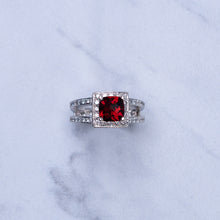 Load image into Gallery viewer, Garnet
